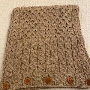 ARAN Woolen Mills. 100% merino wool scarf from Ireland.